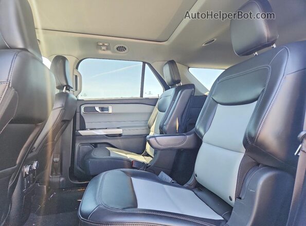 1FMSK8DH4NGA12356 2022 FORD EXPLORER Silver 