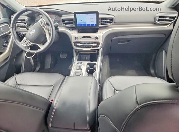 1FMSK8DH6PGA01958 2023 FORD EXPLORER Белый Вид панели приборов