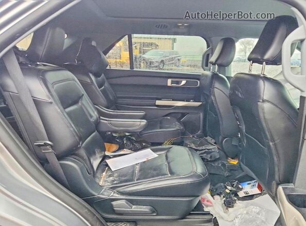 1FMSK8DH7MGA53949 2021 FORD EXPLORER Silver Հետևի նստատեղերի տեսք
