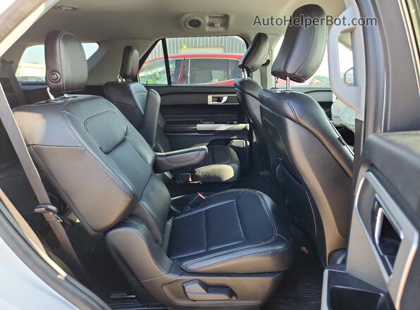 1FMSK8DH9LGC44593 2020 FORD EXPLORER White Widok tylnych siedzeń