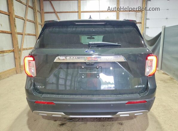 1FMSK8DHXNGA90365 2022 FORD EXPLORER Green Widok z tyłu