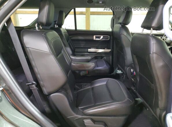 1FMSK8DHXNGA90365 2022 FORD EXPLORER Green Widok wnętrza z tyłu
