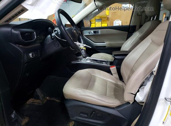 1FMSK8FH9MGC04321 2021 FORD EXPLORER White Front interior view