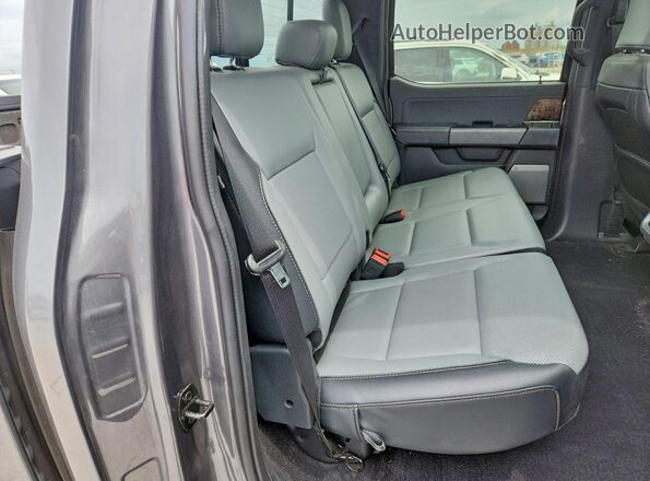 1FT6W1EV4PWG34647 2023 FORD F150 Gray Widok tylnych siedzeń