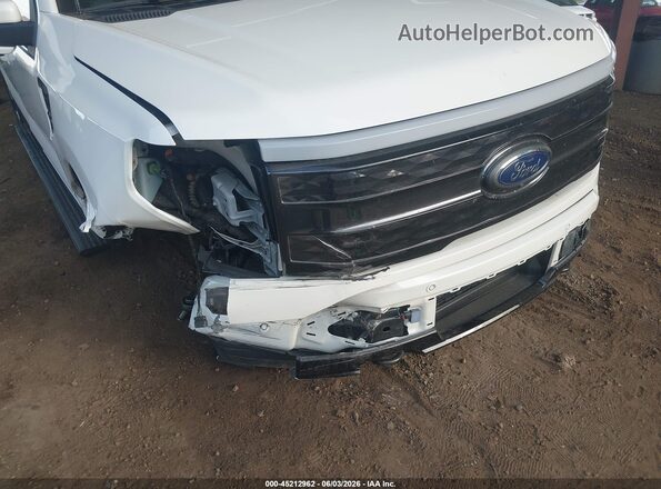 1FT6W1EV7PWG26039 2023 FORD F-150 LIGHTNING White Widok z przodu