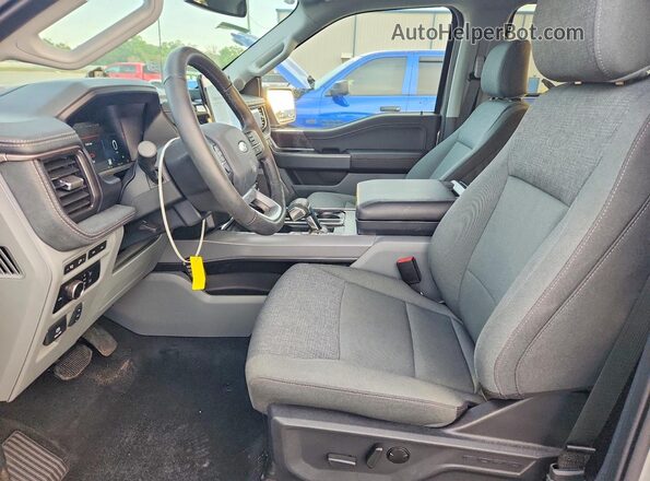 1FT6W3L77RWG26822 2024 FORD F150 Gray Вид салону спереду