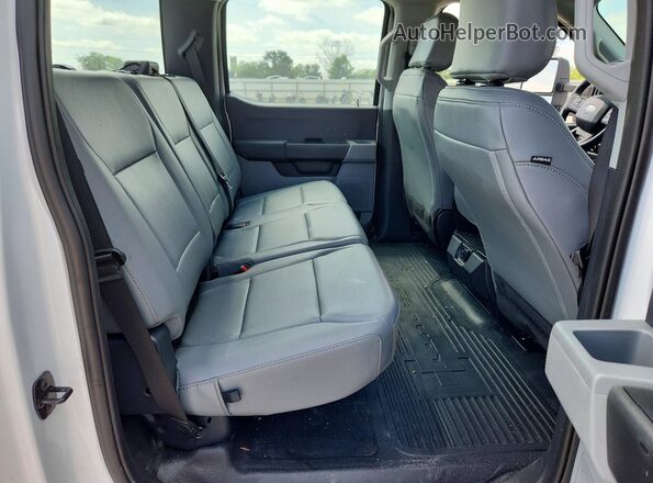 1FT7W2AA7RED67168 2024 FORD F250 White Rear seats view