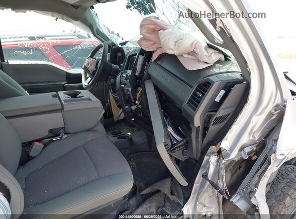 1FT7W2B64JED04978 2018 FORD F-250 Silver წინა სალონის ხედი