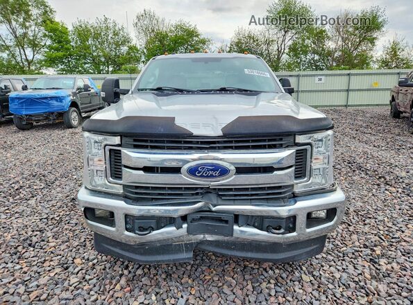 1FT7W2B64KED24262 2019 FORD F250 Серебряный Вид спереди