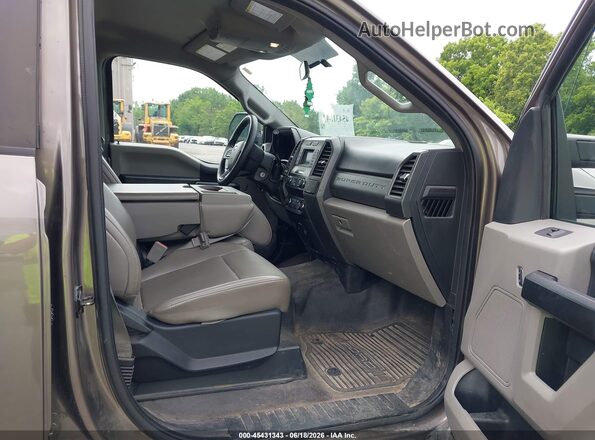 1FT7W2B66KEF41151 2019 FORD F-250 Кремовый Вид салона спереди