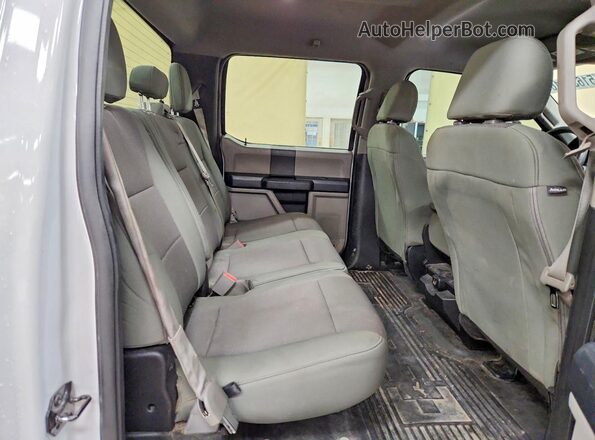 1FT7W2B68KED56759 2019 FORD F250 White Widok tylnych siedzeń
