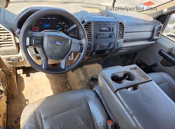 1FT7W2B69JEB52597 2018 FORD F250 White Dashboard view