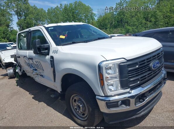1FT7W2BA3SEC71459 2025 FORD F-250 White Вид задньої частини салону