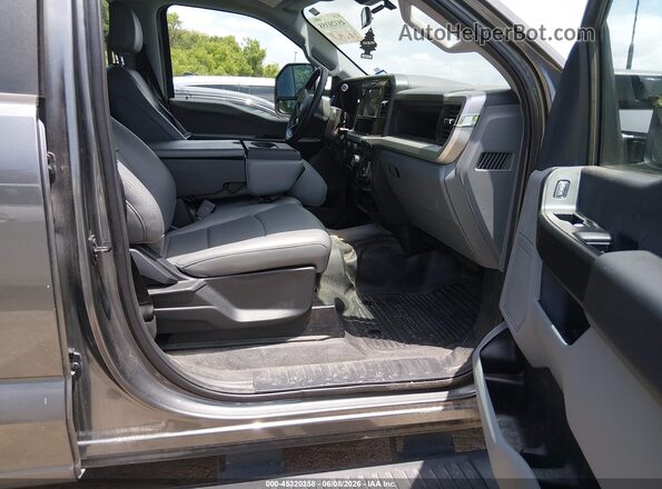 1FT7W2BA4TEC07044 2026 FORD F-250 Gray Вид салону спереду