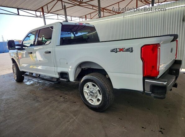 1FT7W2BN3TEC81025 2026 FORD F250 White Tył lewy