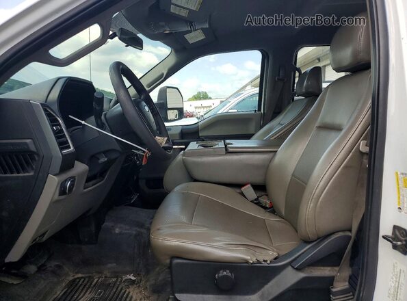 1FT7W2BT1JEB97846 2018 FORD F250 White Widok wnętrza z przodu