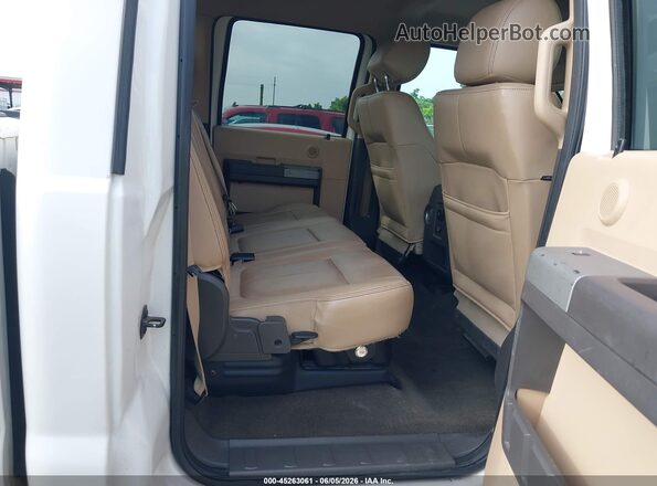 1FT7W2BT2GEA78745 2016 FORD F-250 White Widok tylnych siedzeń
