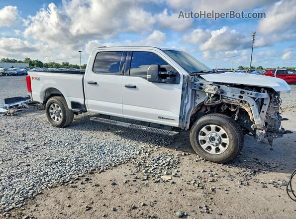 1FT7W2BT4RED33057 2024 FORD F250 White Przód prawy