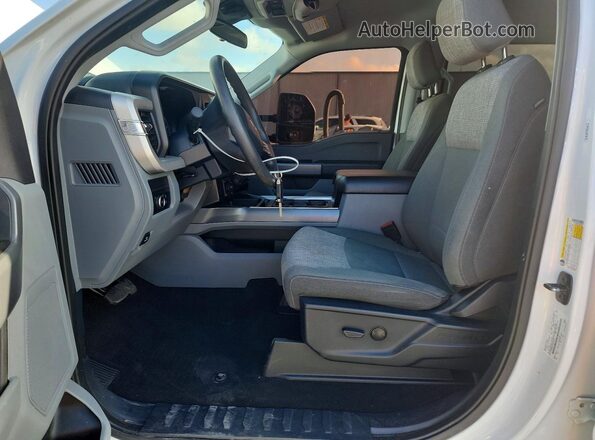 1FT7W2BT4RED33057 2024 FORD F250 White Widok wnętrza z przodu