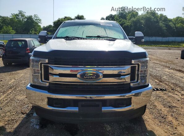1FT7W2BT7JEB90772 2018 FORD F250 White Widok z przodu