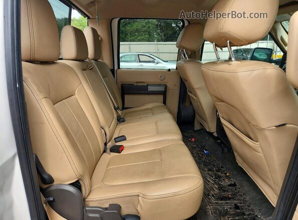 1FT7W2BT8GEB21923 2016 FORD F250 White Vista de los asientos traseros
