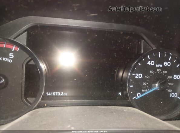 1FT7W2BT8HEF12376 2017 FORD F-250 Red Vista de los asientos traseros