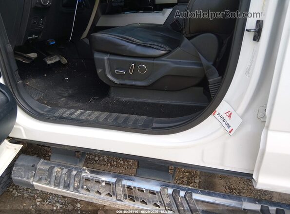 1FT7W2BT8JEB47171 2018 FORD F-250 White Widok z przodu