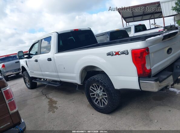 1FT7W2BT9HED04653 2017 FORD F-250 White Սալոնի 360 աստիճան տեսք