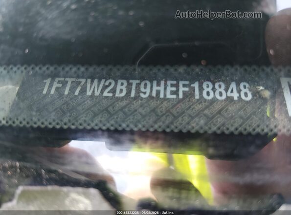 1FT7W2BT9HEF18848 2017 FORD F-250 Белый Вид подкапотного пространства