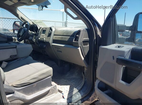 1FT7W2BT9JEB35255 2018 FORD F-250 Black Front interior view
