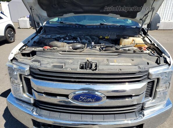 1FT7W2BTXJEC43531 2018 FORD F250 White 