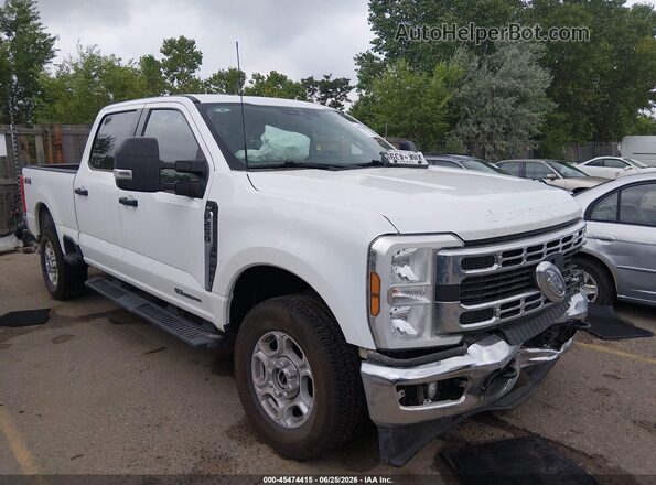 1FT7W2BTXTEC06000 2026 FORD F-250 White Widok zestawu wskaźników