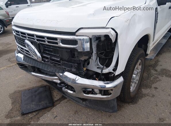 1FT7W2BTXTEC06000 2026 FORD F-250 White Widok z przodu