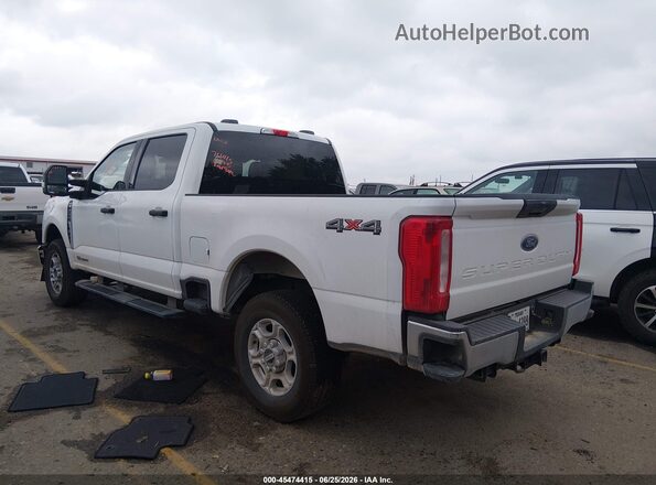 1FT7W2BTXTEC06000 2026 FORD F-250 White Widok wnętrza z tyłu