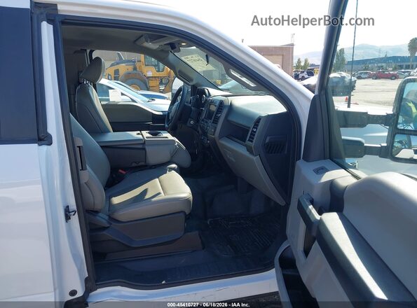 1FT7X2A60NED22186 2022 FORD F-250 White წინა სალონის ხედი