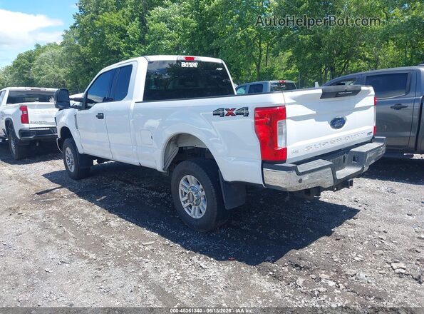 1FT7X2B60HEC75504 2017 FORD F-250 White Tył lewy