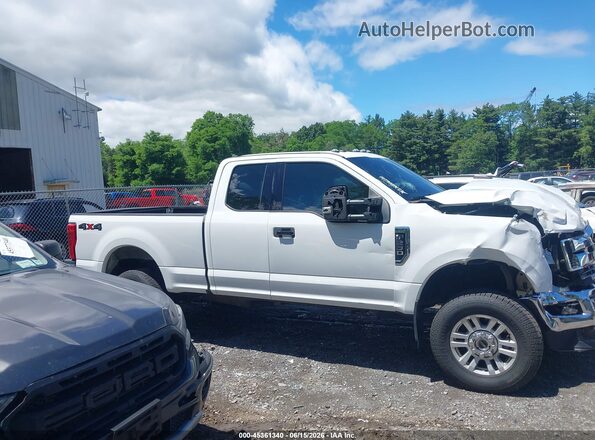 1FT7X2B60HEC75504 2017 FORD F-250 White Widok wnętrza z tyłu