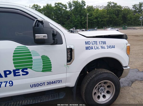 1FT7X2B60HED64988 2017 FORD F-250 White Вид спереду