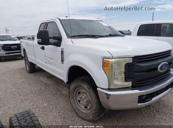 1FT7X2B60JEB35491 2018 FORD F-250 White Vista interior trasera