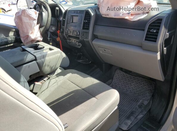 1FT7X2B63JEC63269 2018 FORD F250 Silver წინა პანელის ხედი