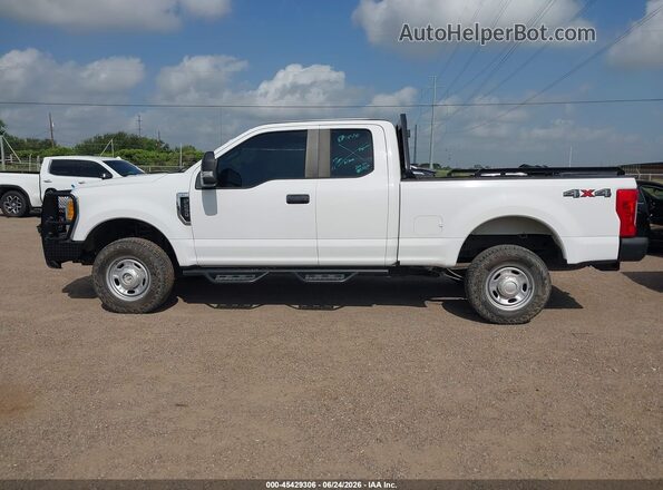 1FT7X2B64HEC16598 2017 FORD F-250 White Widok wnętrza 360 stopni