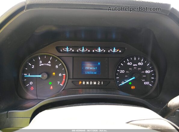1FT7X2B69KED87113 2019 FORD F-250 White Widok tylnych siedzeń