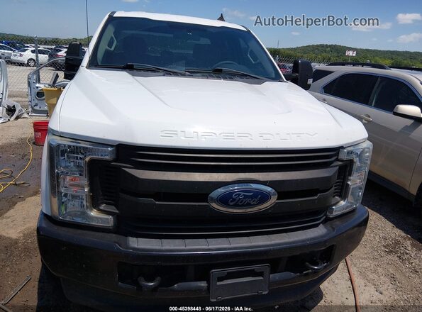1FT7X2B69KED87113 2019 FORD F-250 White Widok zestawu wskaźników