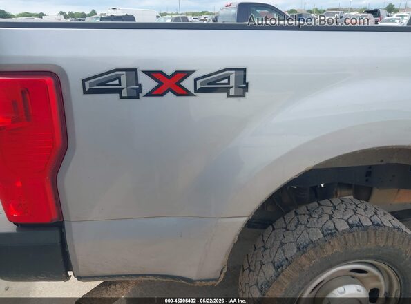 1FT7X2B69NEE46066 2022 FORD F-250 Серебряный 