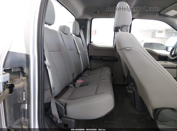 1FT7X2B6XJEC83986 2018 FORD F-250 Silver 