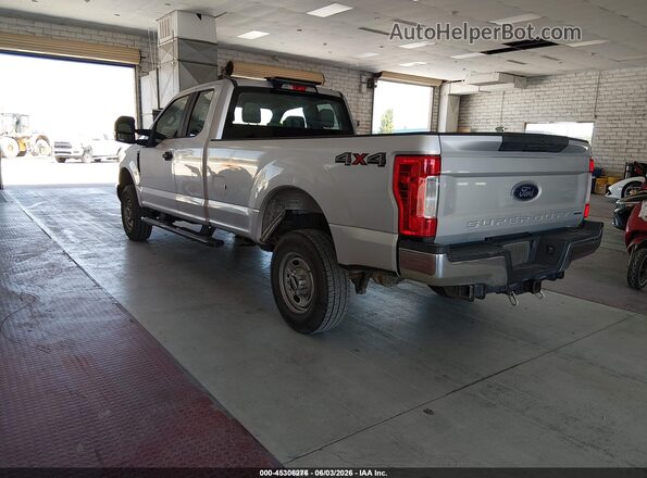 1FT7X2B6XJEC83986 2018 FORD F-250 Silver 