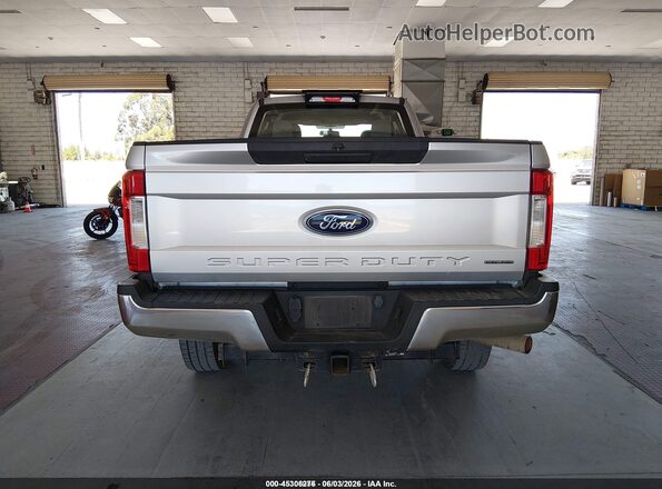 1FT7X2B6XJEC83986 2018 FORD F-250 Silver 