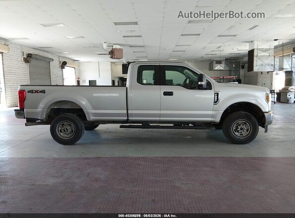 1FT7X2B6XJEC83986 2018 FORD F-250 Silver 