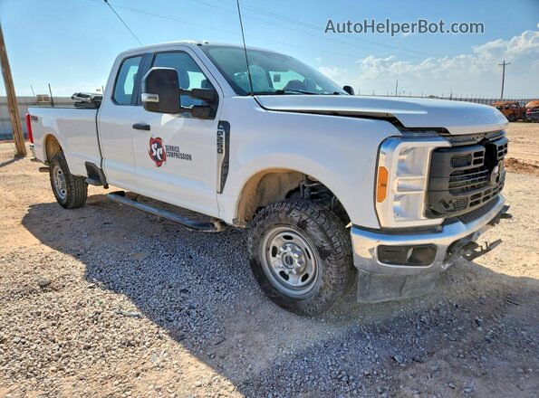 1FT7X2BA9PED94641 2023 FORD F250 White Передня права чверть