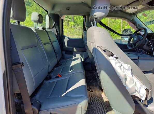 1FT7X2BAXREE29139 2024 FORD F250 White Vista de los asientos traseros